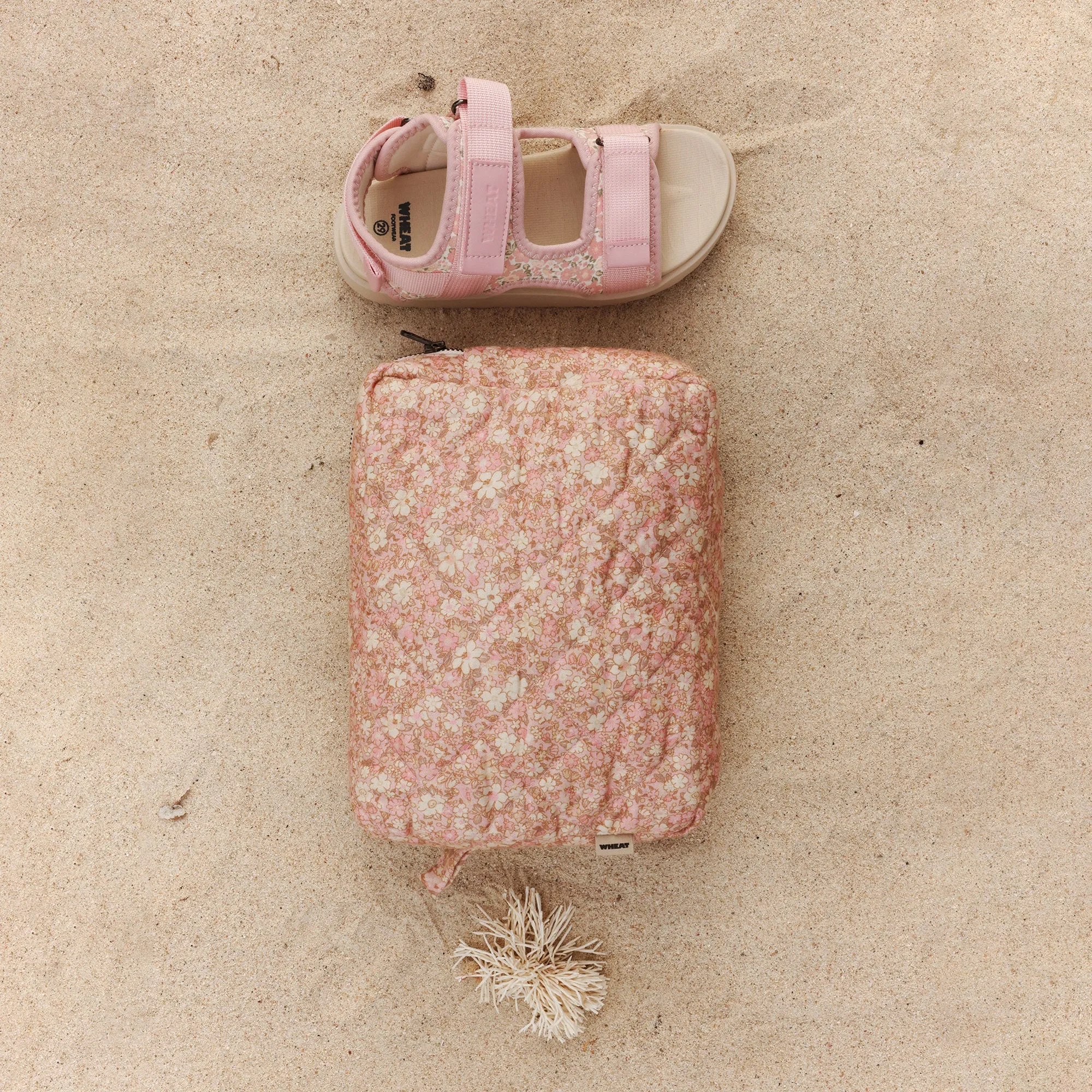 Wash Bag Large Ziggi - rose flower meadow